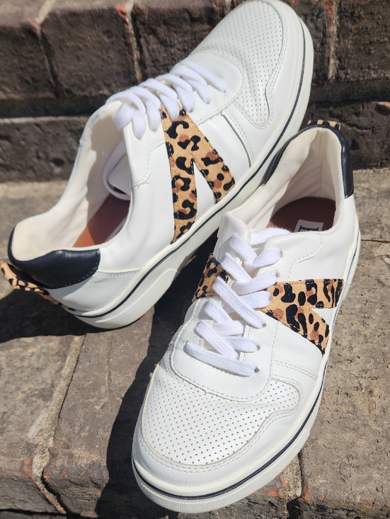 BKE Shoes - BKE White Sneakers with Leopard Print Accent Size 6.5 Very Clean